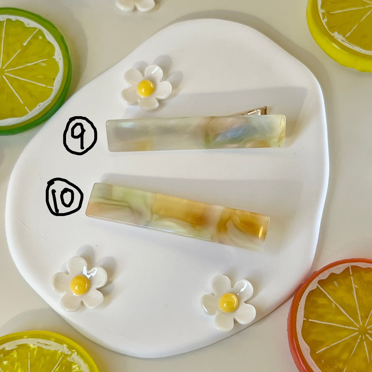 Colourful Medium-Sized Rectangular Hair Clip Hair Claw (1 PC)