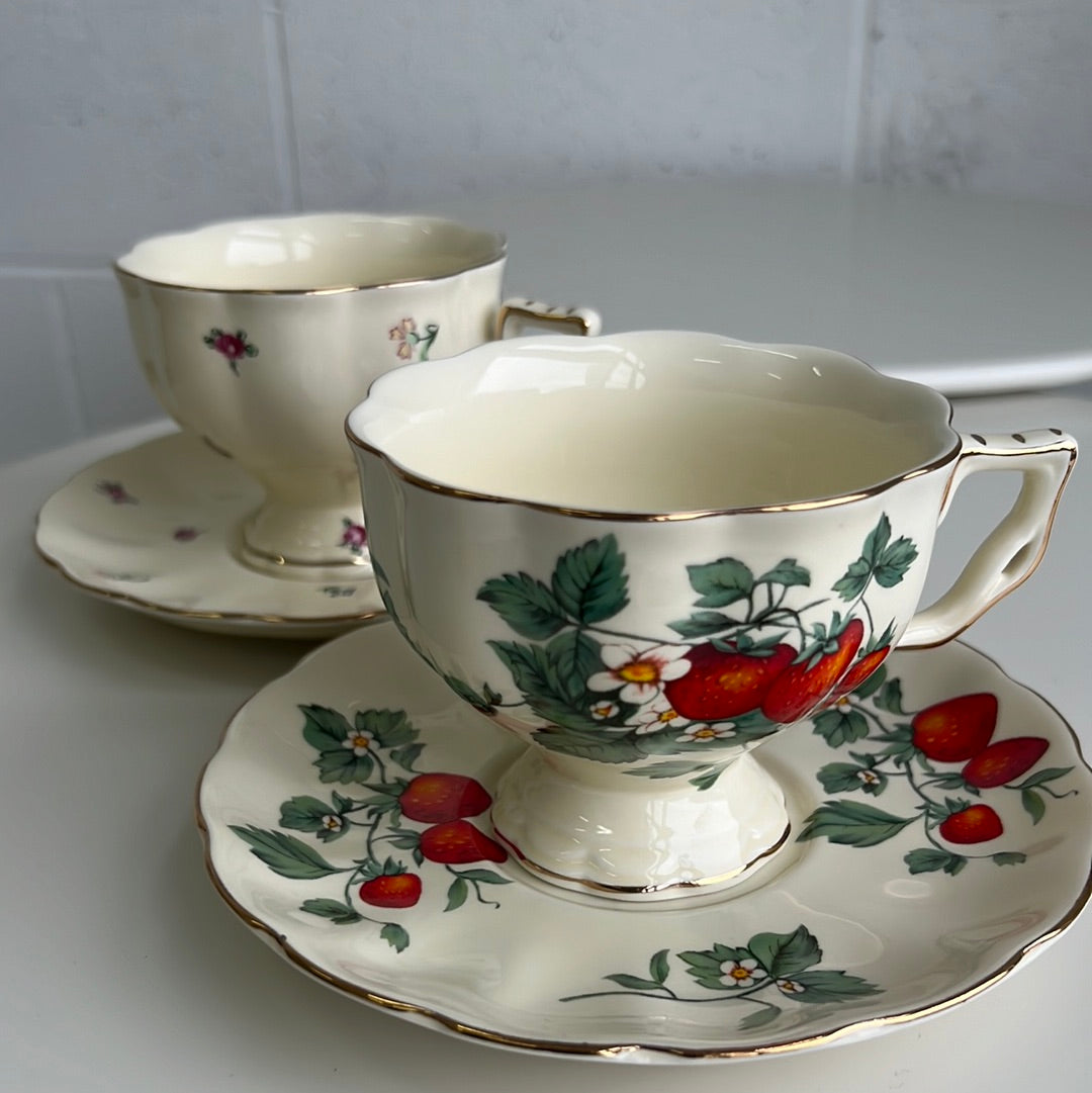 Vintage Cup Set