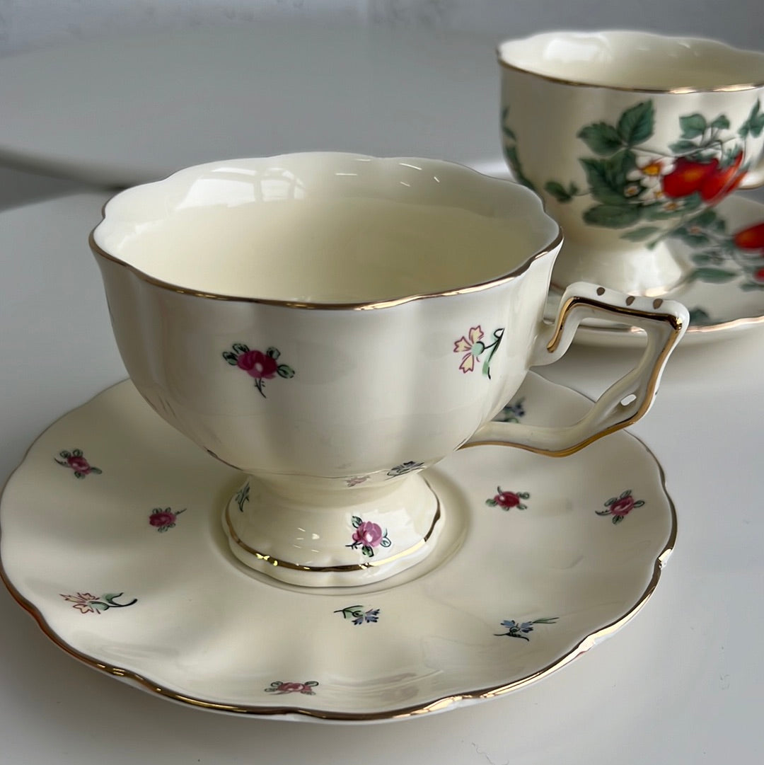 Vintage Cup Set