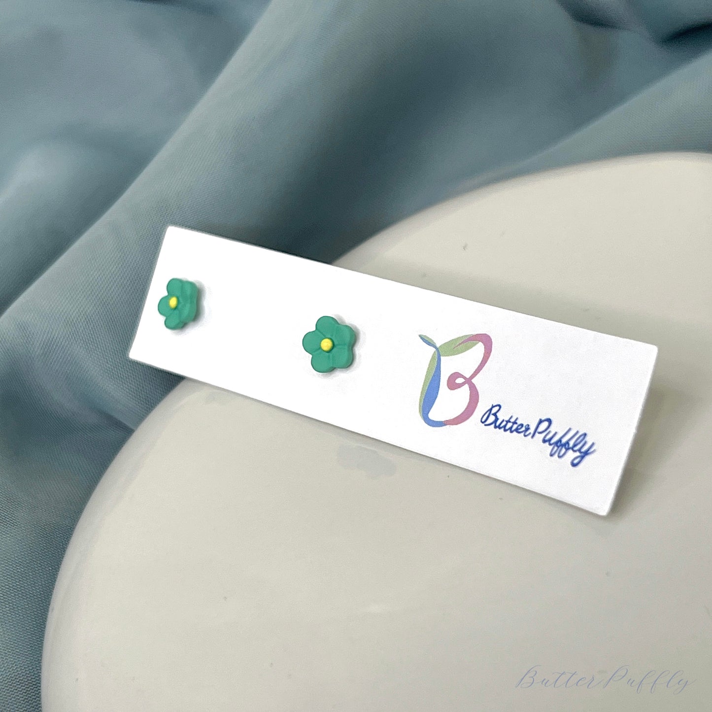 Small-Sized Green Delicate Cute Girly Ceramic Ear Studs  (1 Pair)