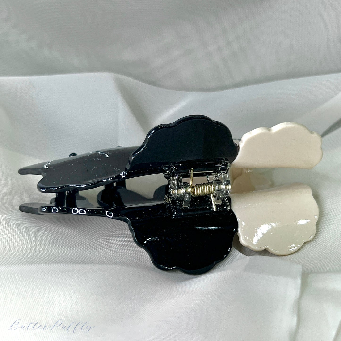 Black and White Creamy Colour Cute Puppy Hair Claw (1 PC)